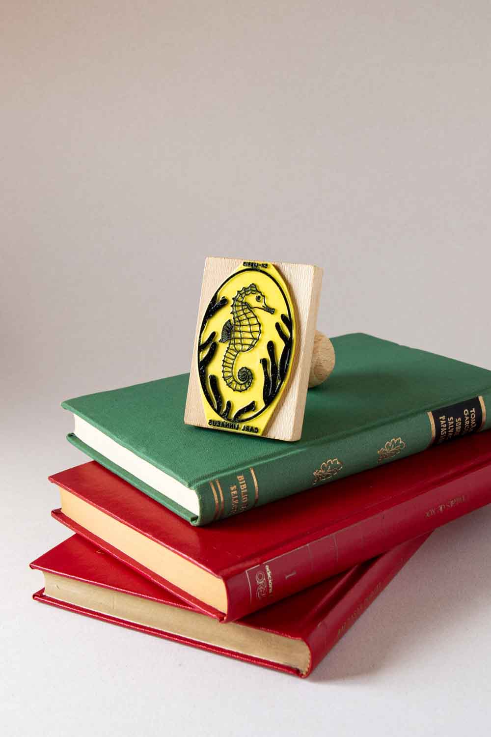 Sello ex-libris con un caballito de mar